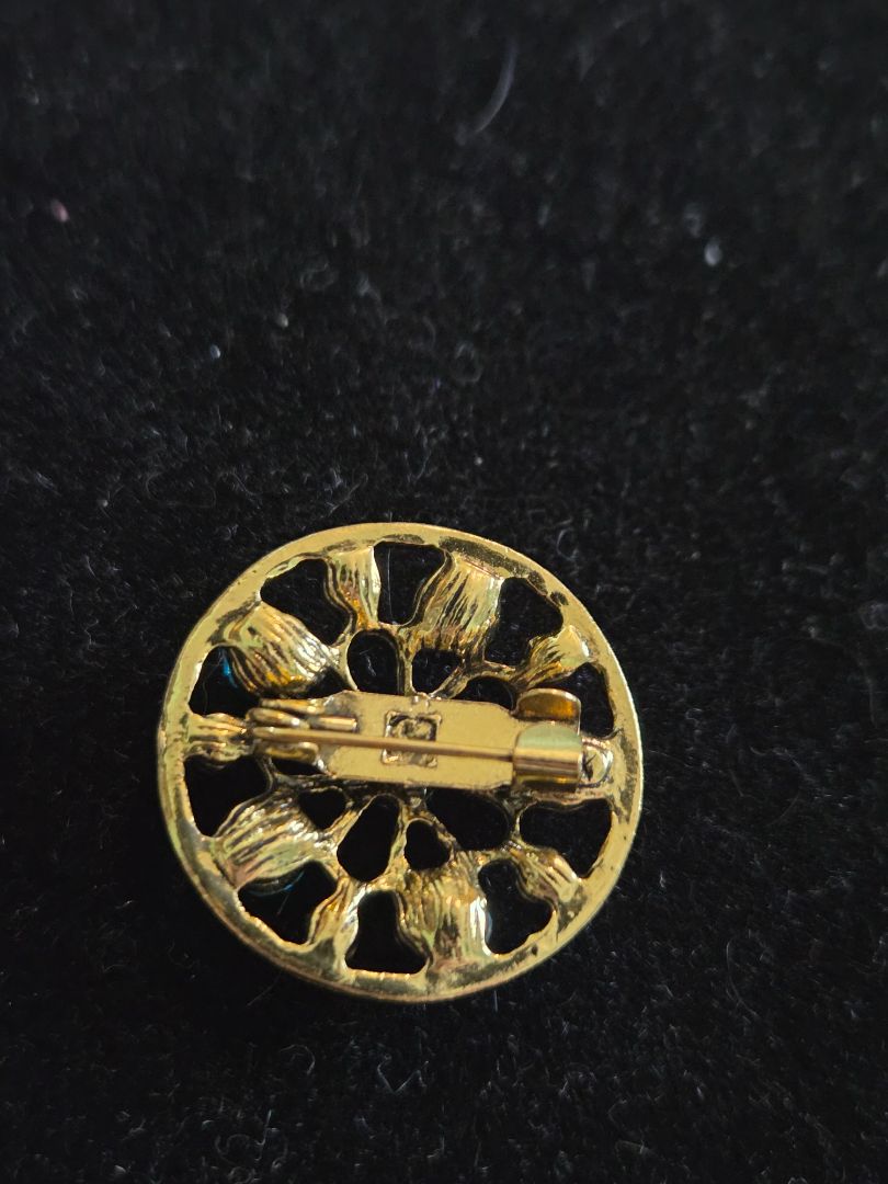 Vintage Pretty Rhinestone Pin Old Closure blue