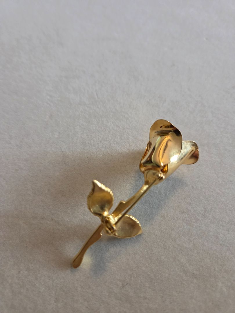 Gold toned Flower Brooch