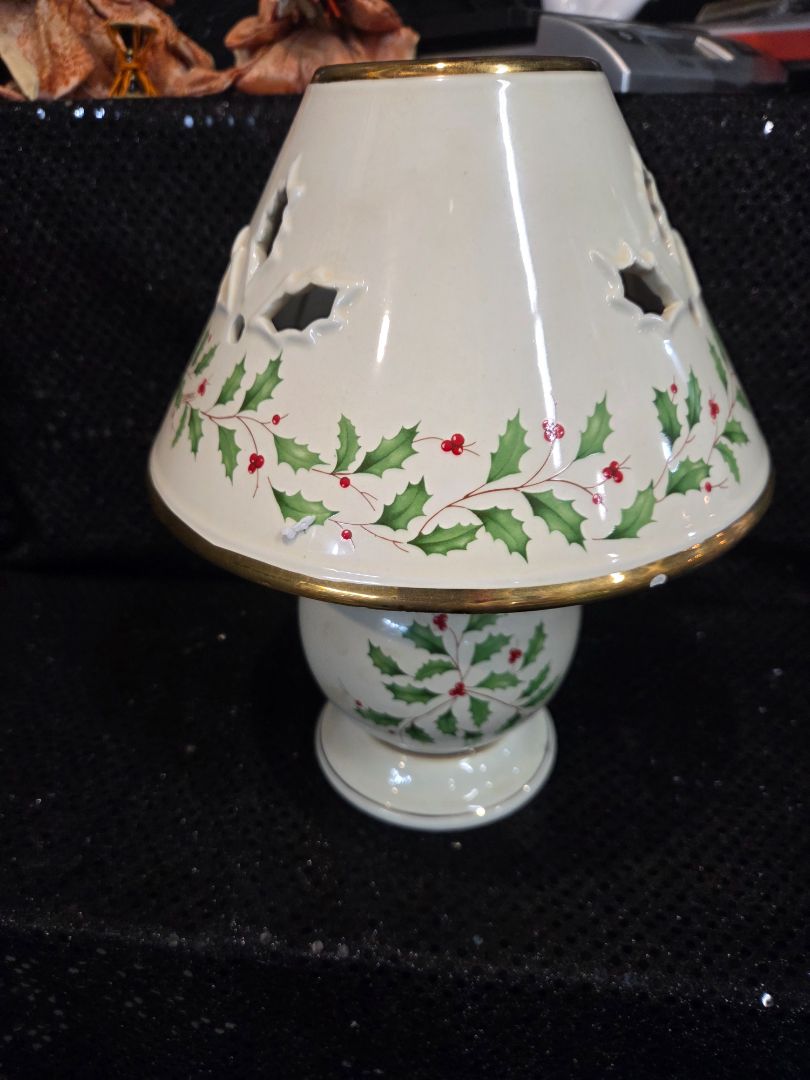 Lenox Holiday Tea Light/Votive Candle Lamp and Shade