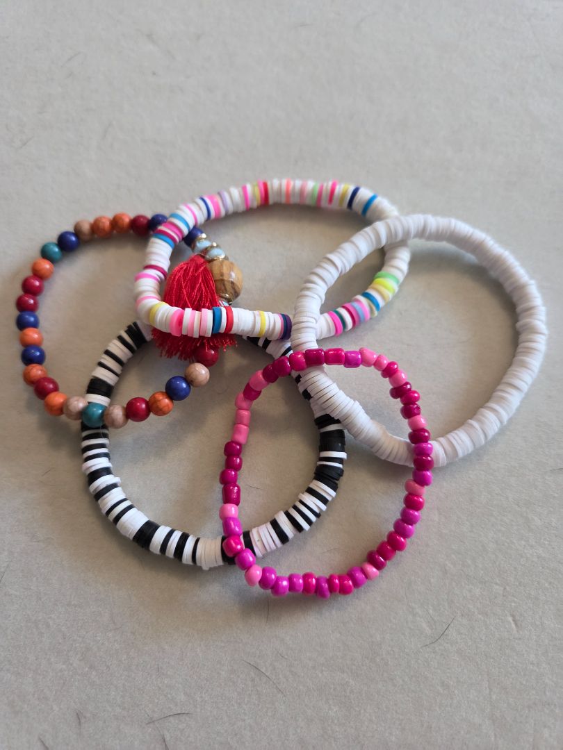 5 random Bracelets