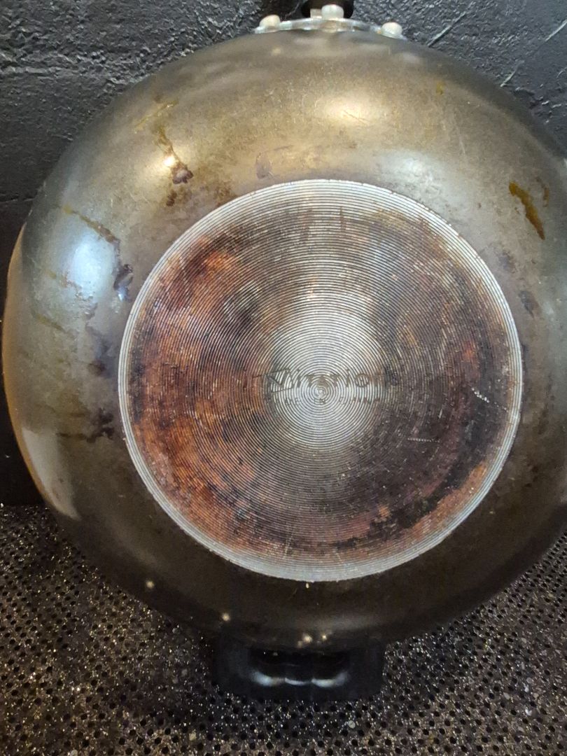 Invitations Non-stick Wok, 11