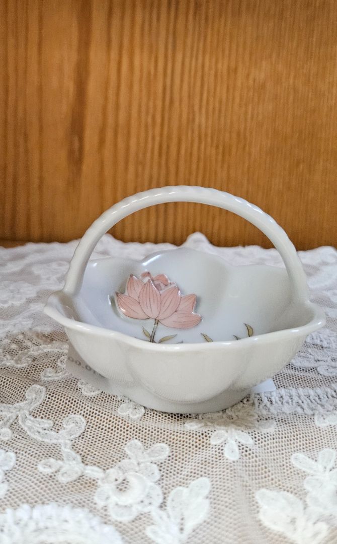 Lotus basket Japan LR