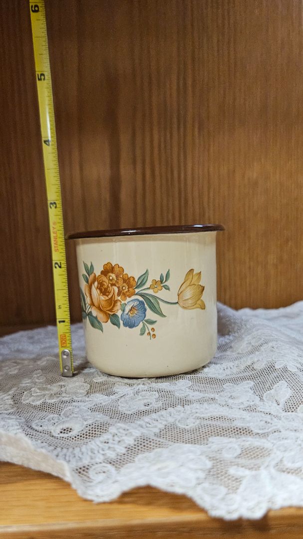 Beige small enamelware cup JC