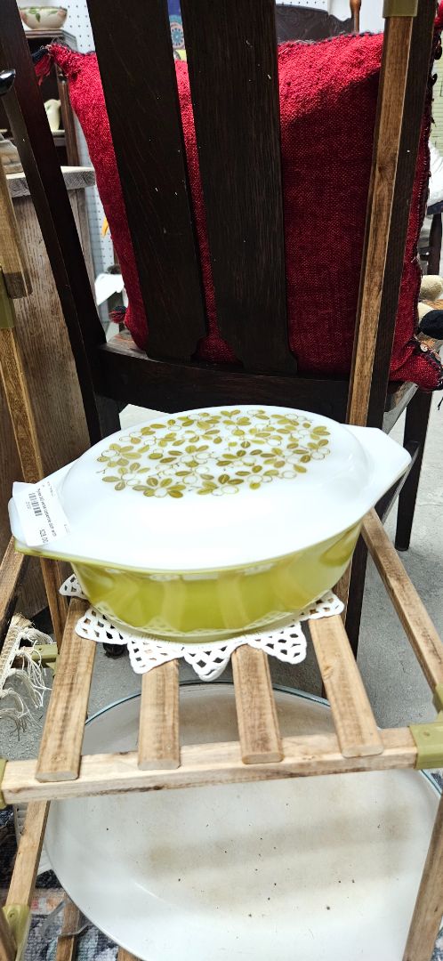 Pyrex verde casserole dish with lid LR