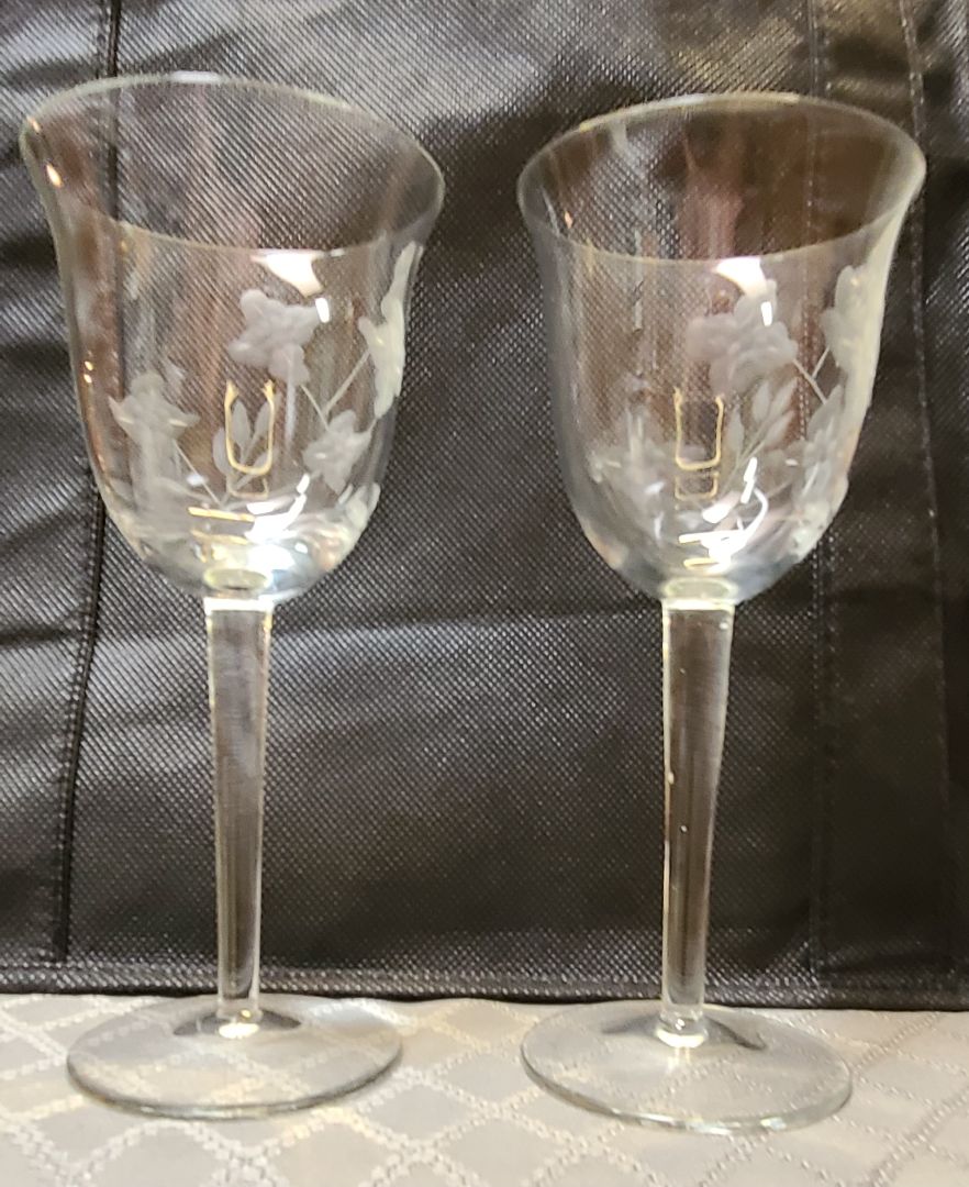 Clear Unk Vintage Etched Glass Decanter Set