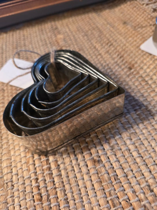 Metal Vintage baker Vintage Heart Cookie Cutter Set (6)
