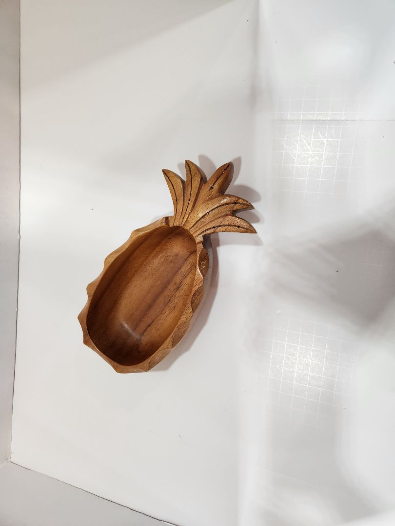 Monkey Pod pineapple serving