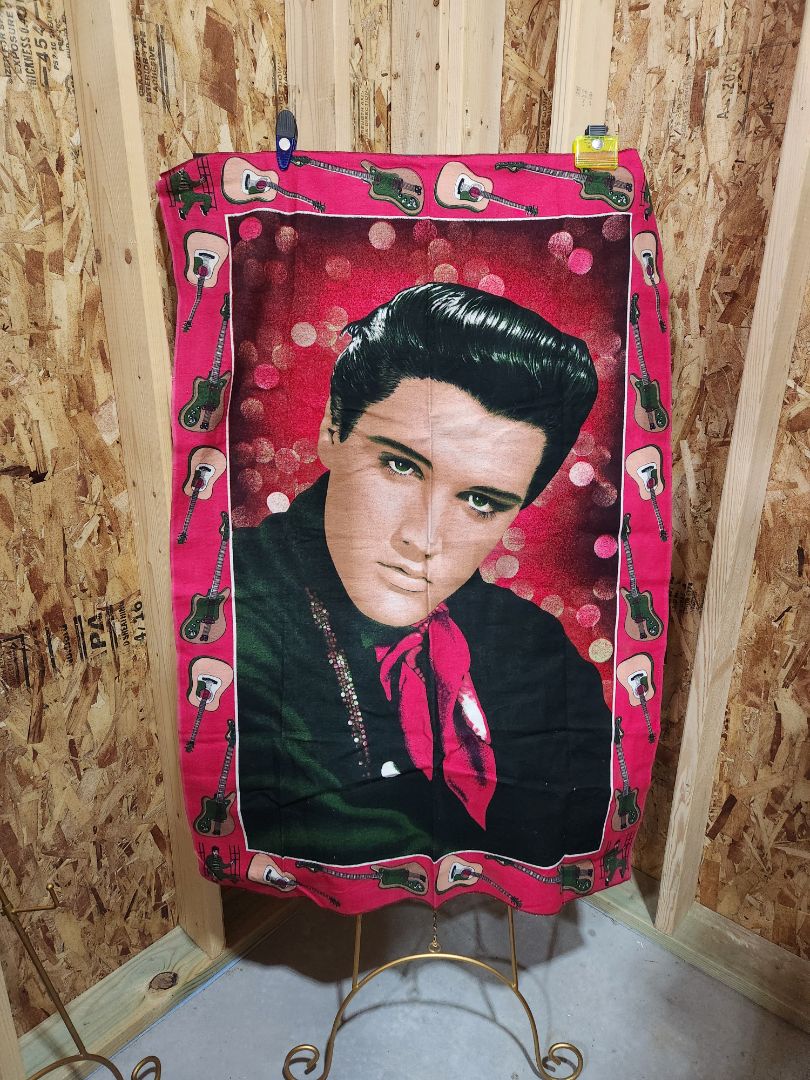 MISC- ELVIS COUNTRY BANNER 2 by 4 Guitars all around it