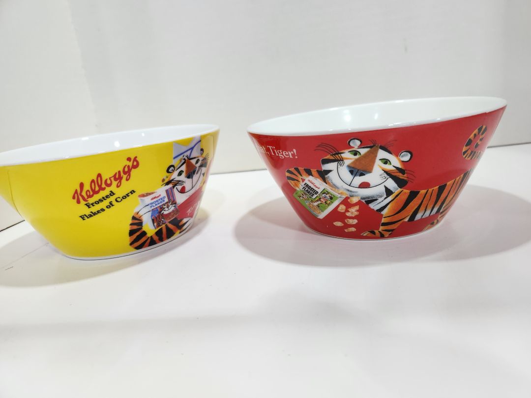 Vintage- 2 Kellogg bowls