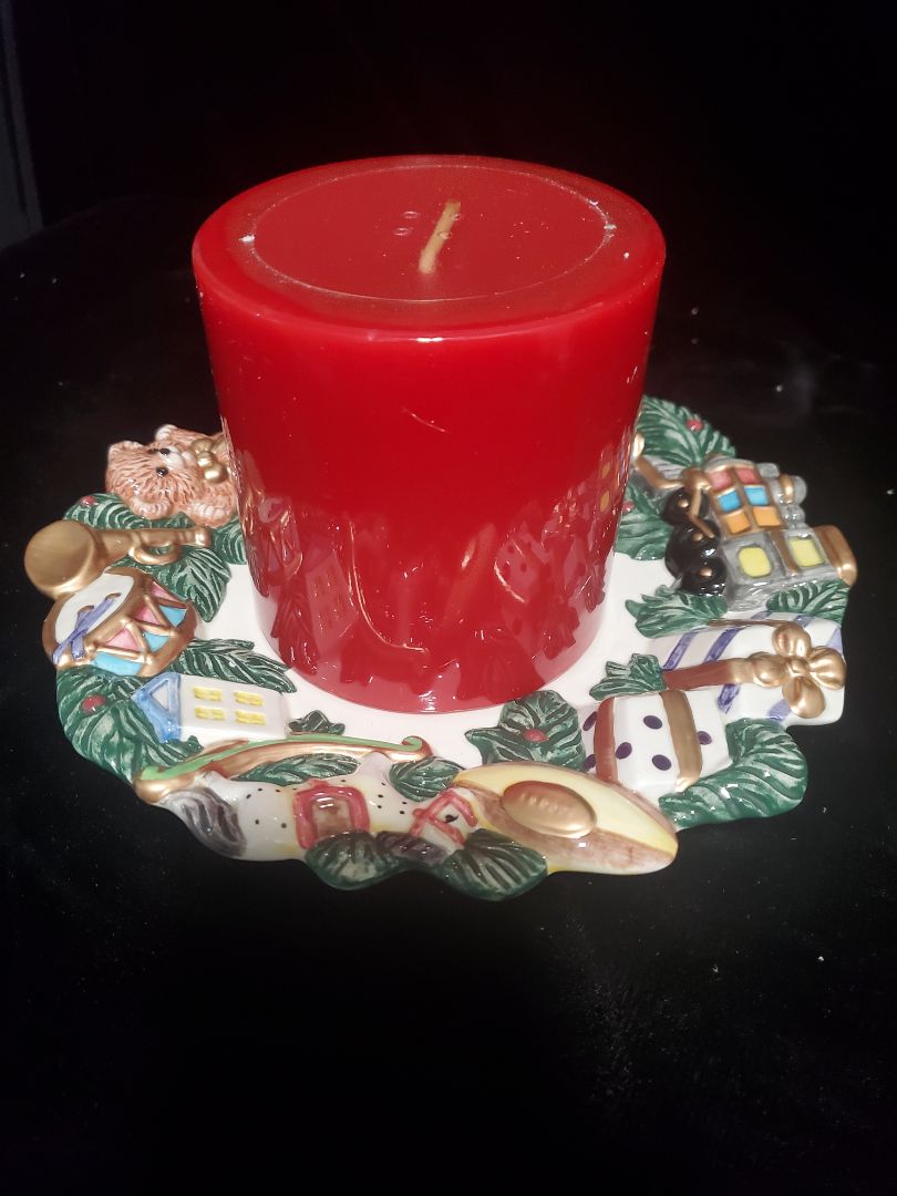 Fitz and Floyd Santa pillar candle set