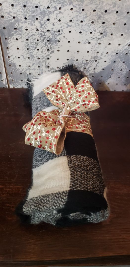 Decorative Blanket - Black/White