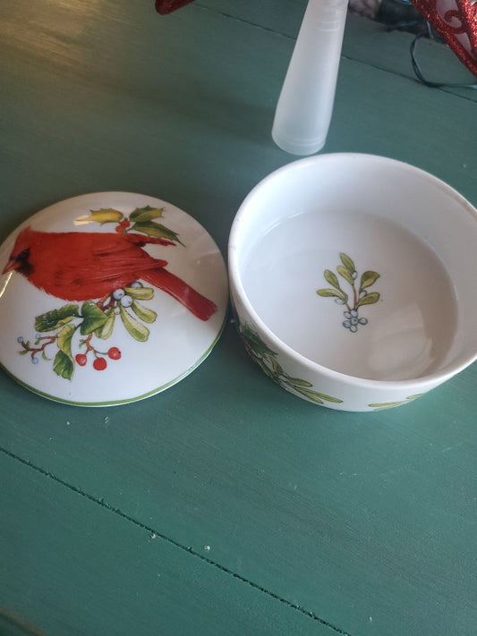 Andrea by Sadek for Williamsburg Cardinal trinket box