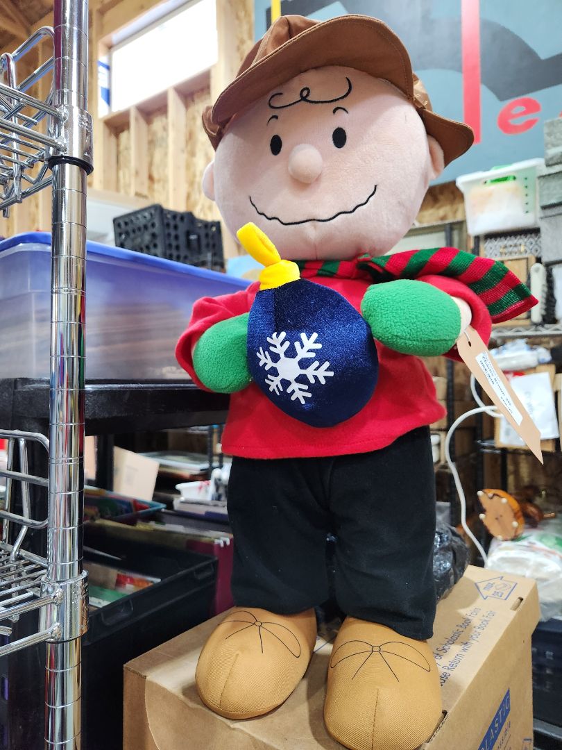 Charlie Brown Xmas Decor