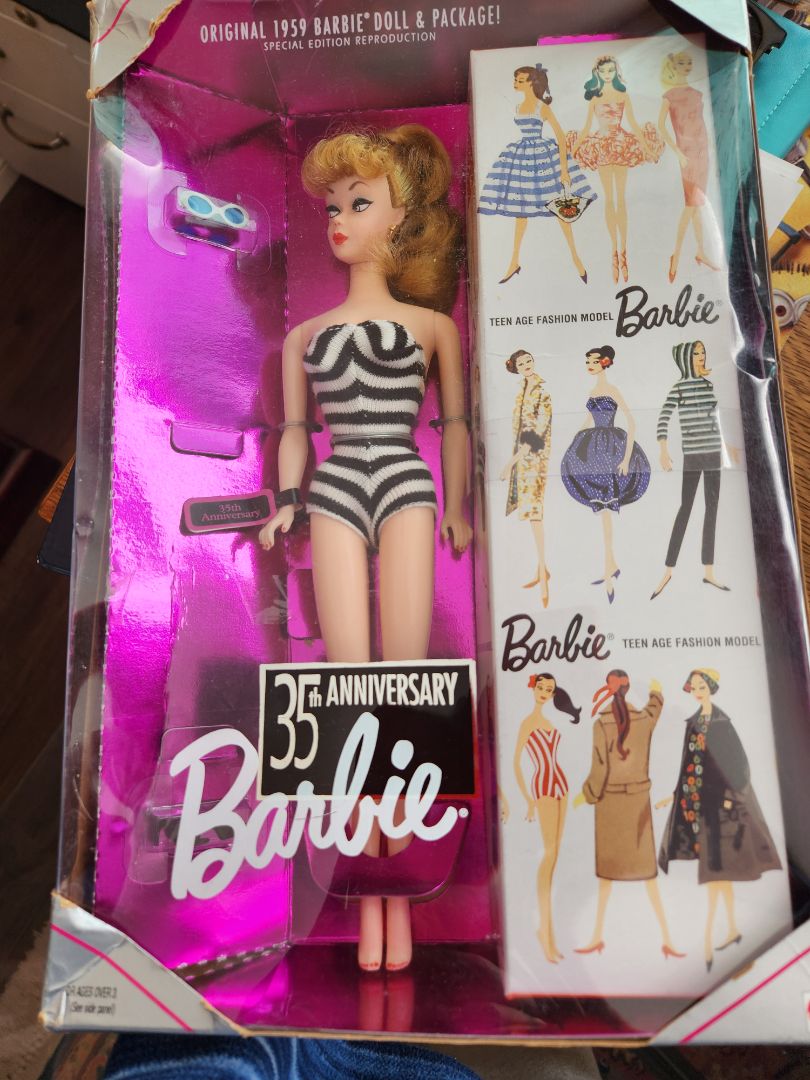 Barbie- 35th Anniversary Edition