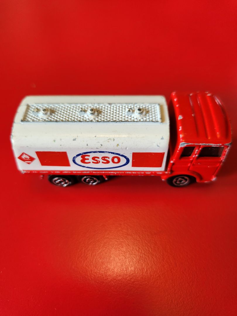 70 mAJORELTE SAVIEN ESSO TANKER TRUCK