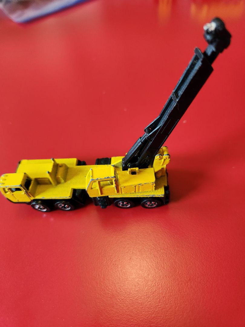 81-82 hot WHEELS construction CRANE