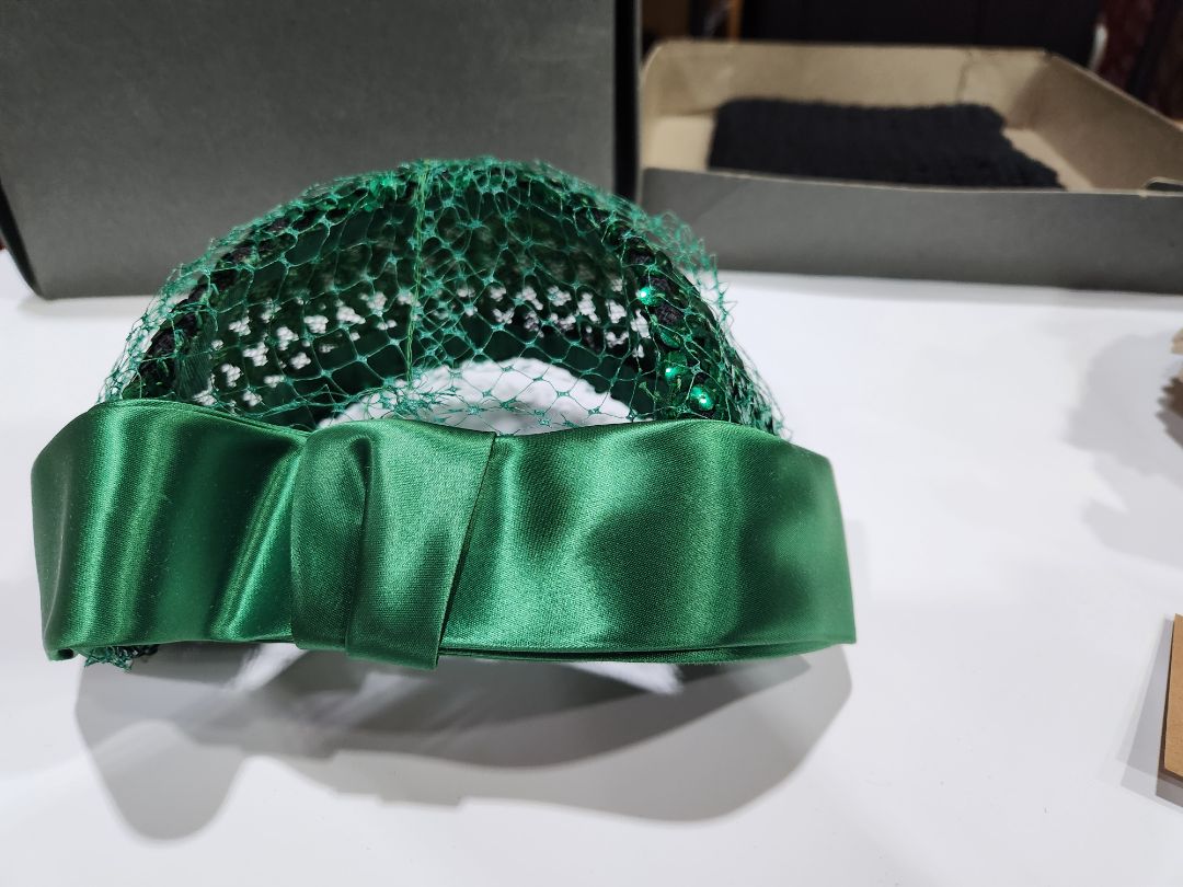 50's Green Satin Bow birdcage Fascinator Hat