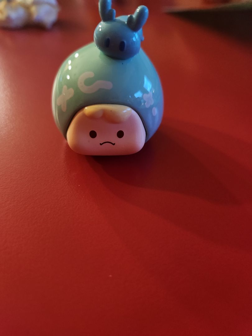 KIKI+TATA BUNNY ON HEAD