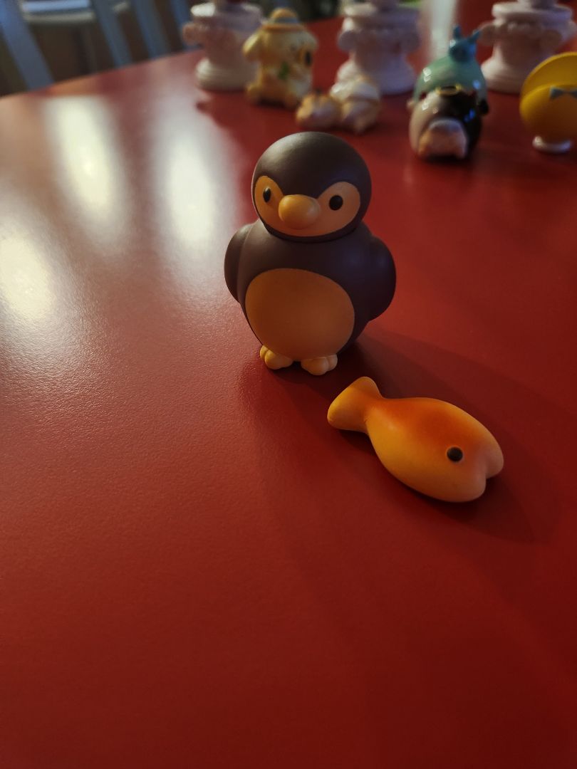 BUN PENGUIN WITH FISH