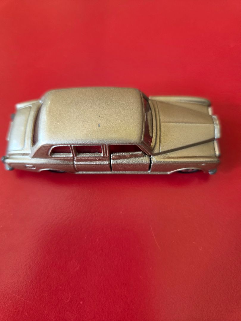 TOMICA ROLLS ROYCE PHANTOM VI