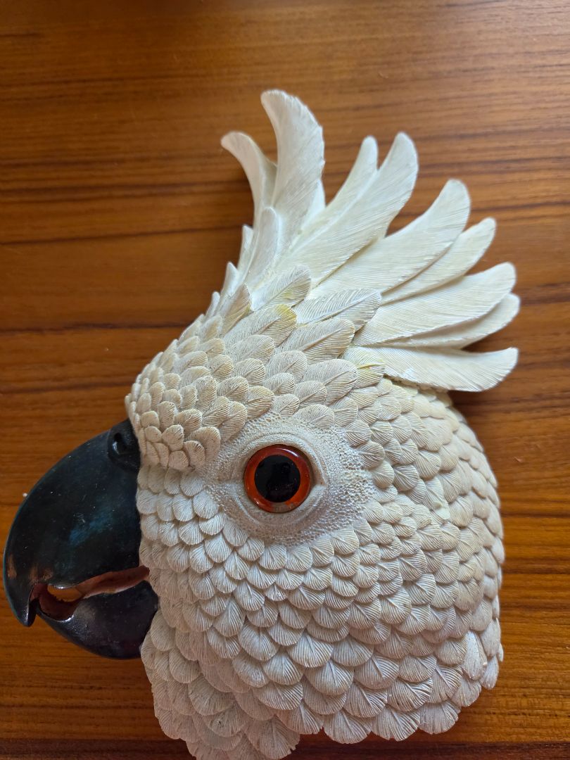 wHITE BIRD PLAQUE
