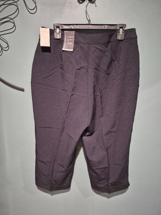 Black Christopher & Banks Classic Fit Capri Pants New w/Tags, 10