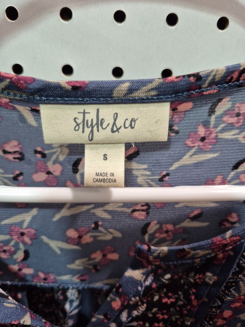 Blue w/Flowers Style & Co Long Sleeve Blouse, S