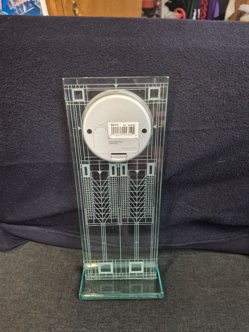 BULOVA Frank Lloyd Wright Classic PRAIRIE STYLE Glass Mantel Clock, 13.5”