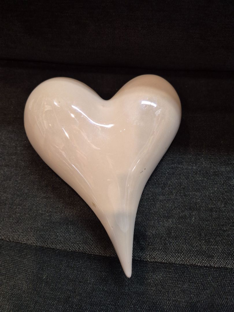 White Vintage Porcelain Heart, 5.5" × 6.5"