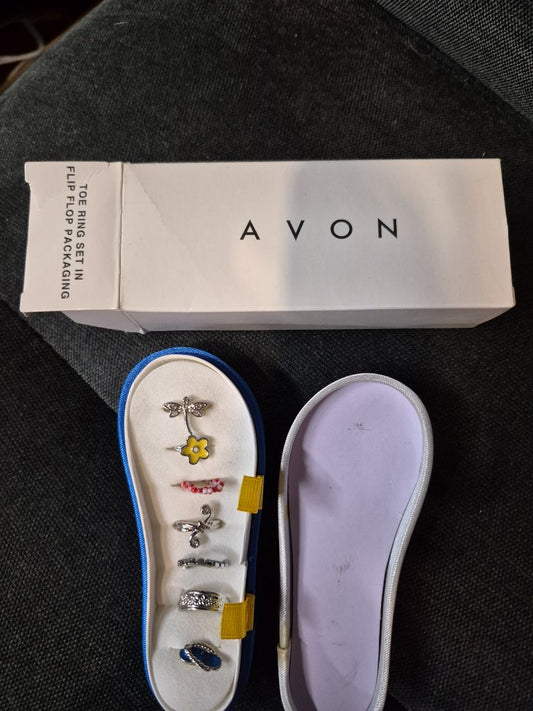 Avon Toe Ring set in Flip Flop Packaging, 7 Rings