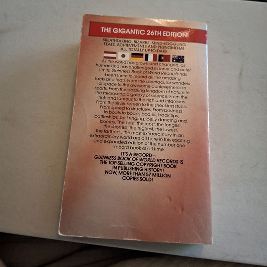 Guinness Book of World Records: Giant 1988 Revised Edition (Paperback)