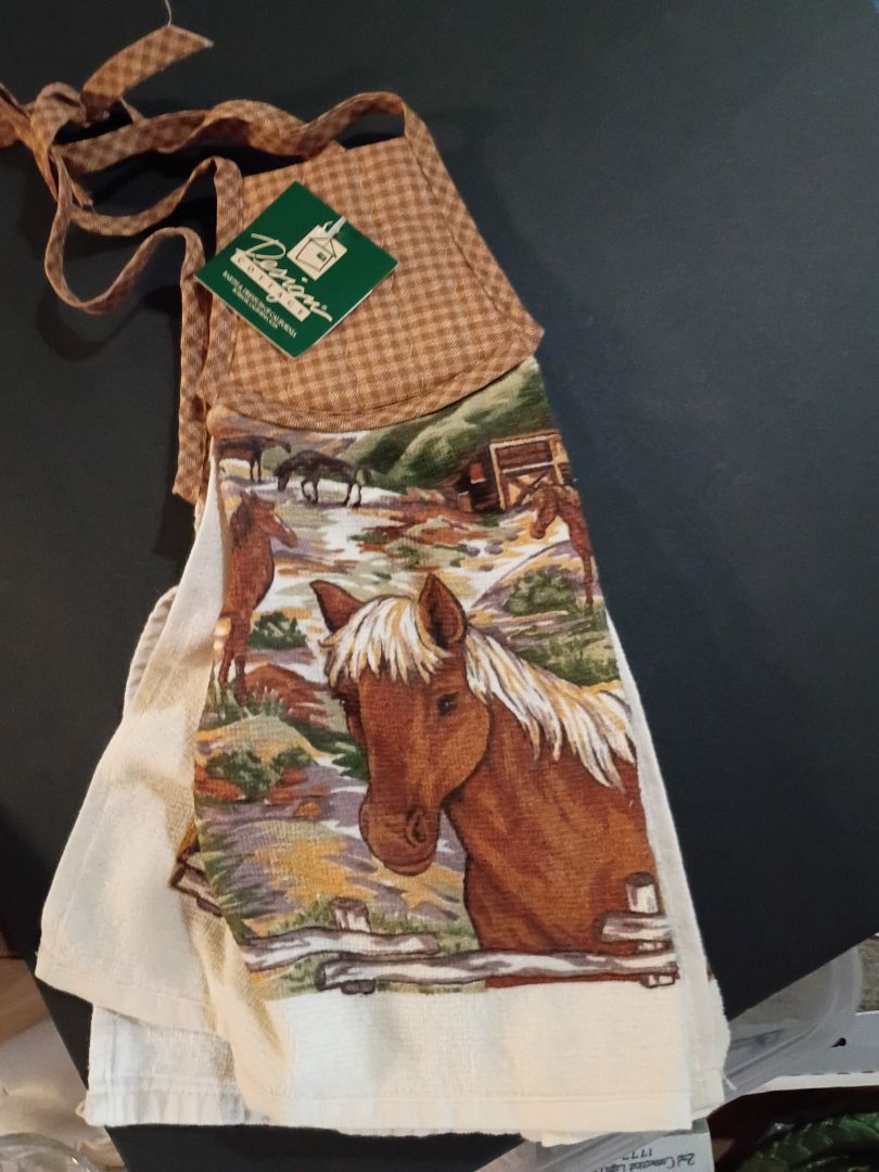 Pair of Hanging Dish Towels Horse theme