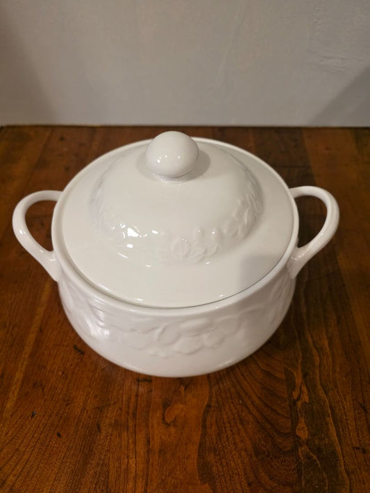 Covered serving dish