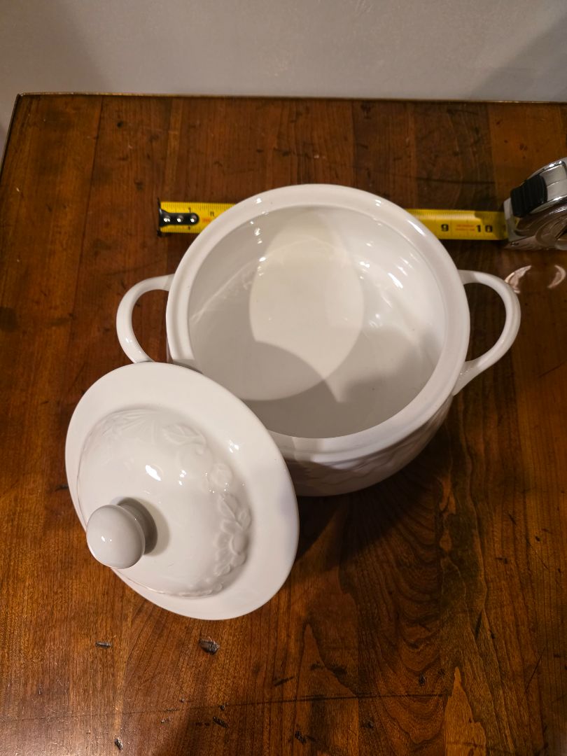 Covered serving dish