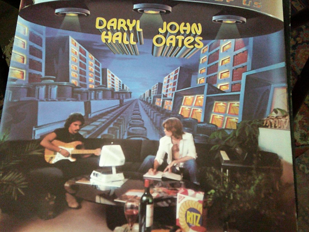 RECORD-BETTER THAN BOTH OF US- HALL& OATS-1976