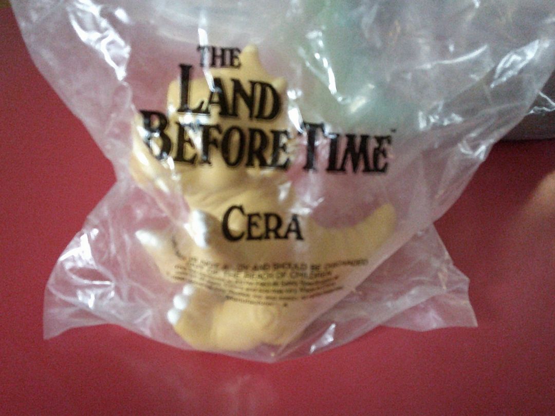LAND BEFORE TIME PUPPET-CERA-SEALED