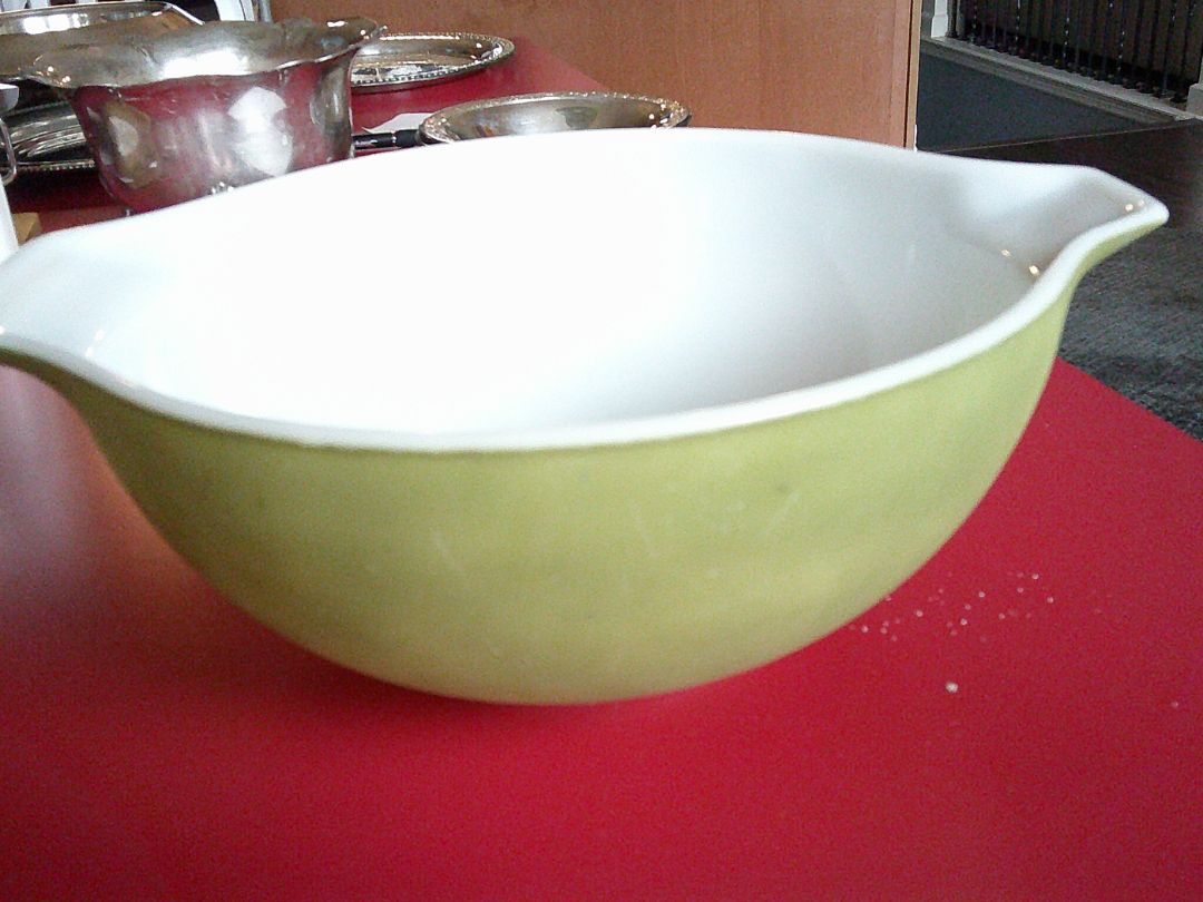 PYREX BOWL GREENISH/YELLOW