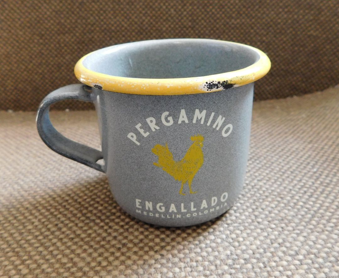 Pergamino Enamel Cup