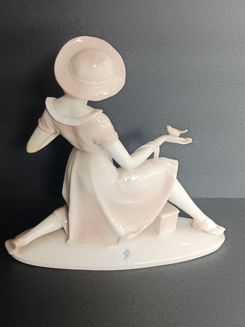 Passau 1930's Art Deco Dressel & Kister-Passau signed horn blue brush mark, 12 x 10