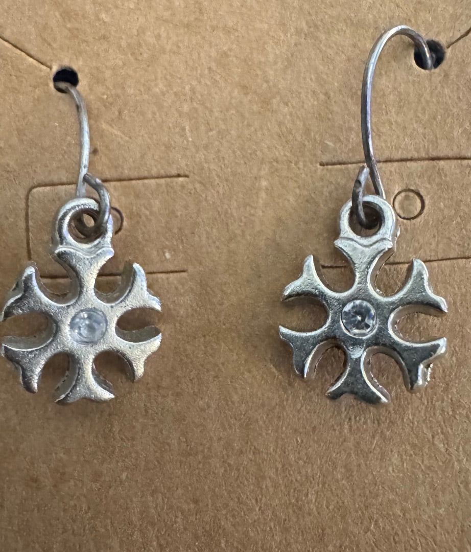 H-Snowflake dangle earrings