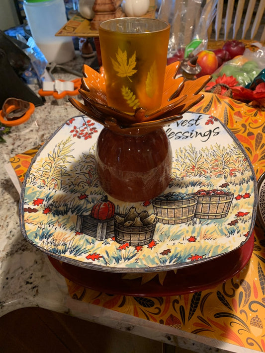 Beige/fall colors Centerpiece with autumn blessings square plate and leaf candle holder