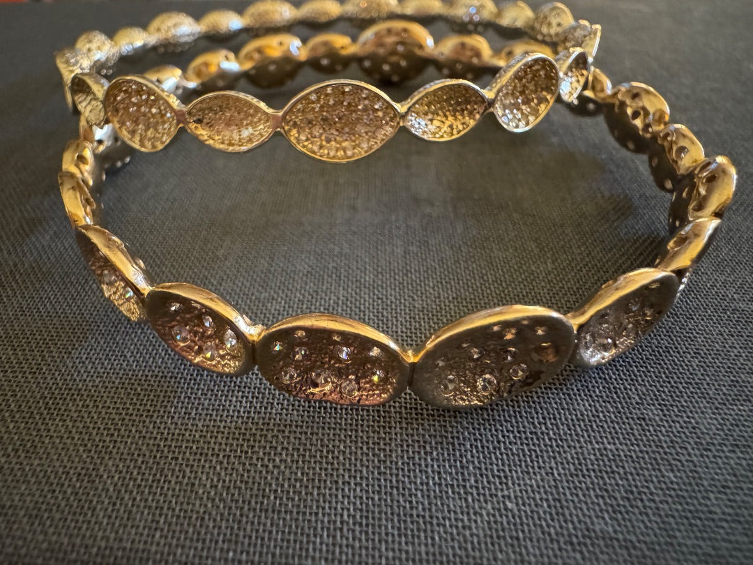 GT circle bangle bracelet