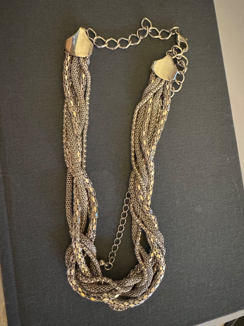Multi strand ST chain short necklace