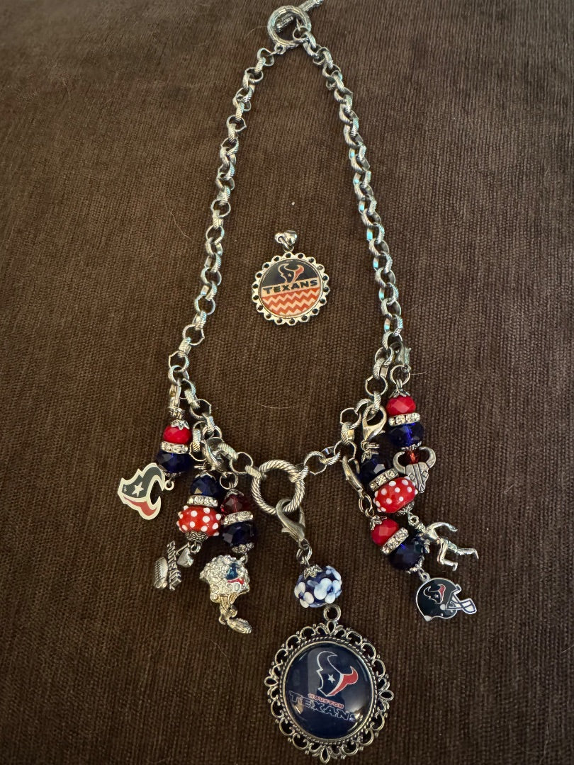 Texans costume necklace & extra pendant