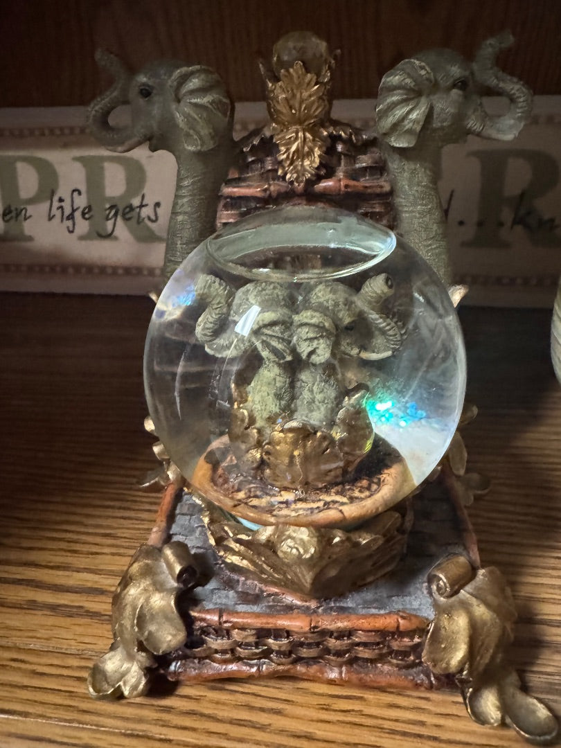 Twin Elephant Snowglobe
