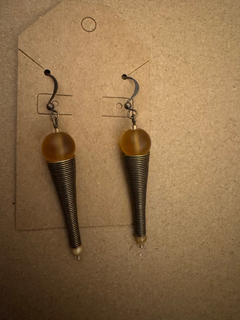 Coneshape dangle earrings