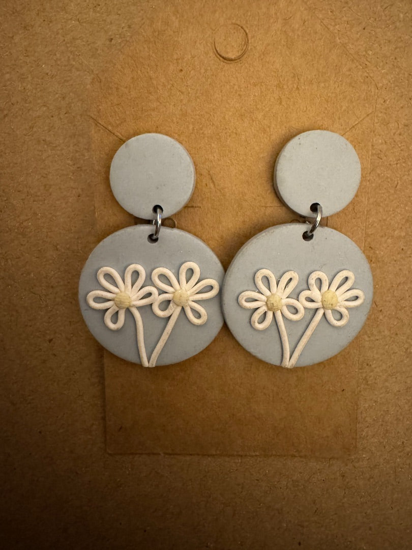 LightBlueyellowflower stud earrings