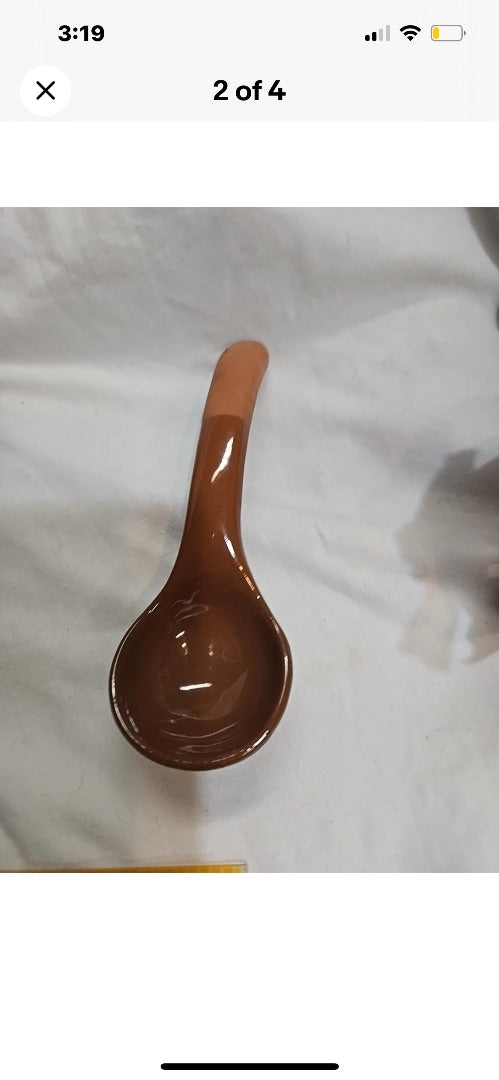 Chili pepper-shaped salsa bowl and spoon set