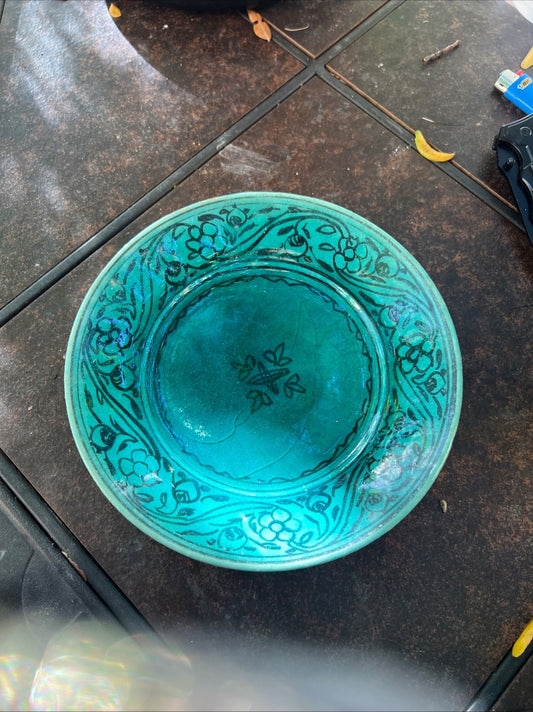 Iranian Kashan pottery bowl