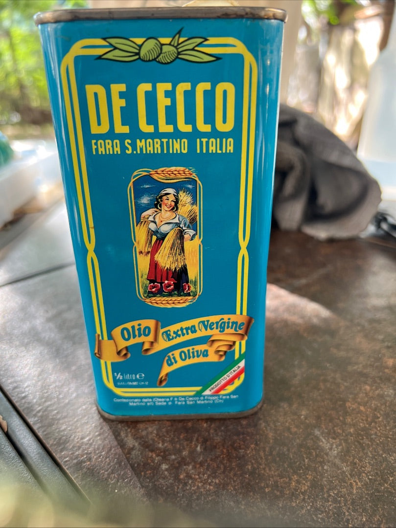 Vintage tin of De Cecco Olio Extra Vergine di Oliva